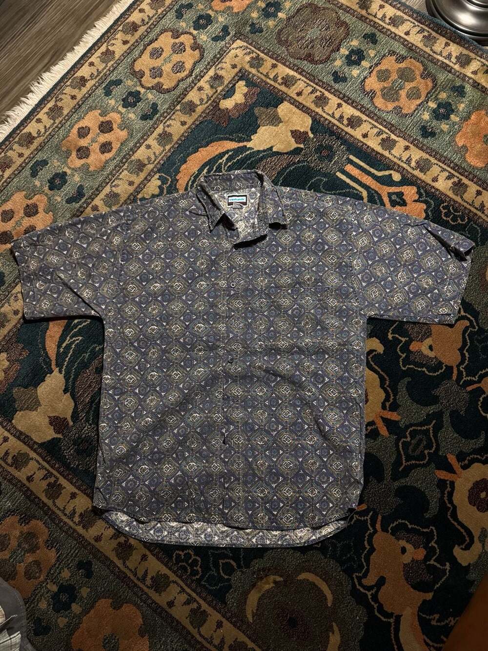 Vintage Weekends Men's Short Sleeve Button Down Shirt Geometric Medallion Print